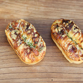 芥末流心肠仔包