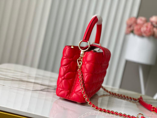 秋冬特惠💰1700 渠道级LV 新品 te级LV 全套包装 M25332/M48865红色四叶草链条款 商品图1