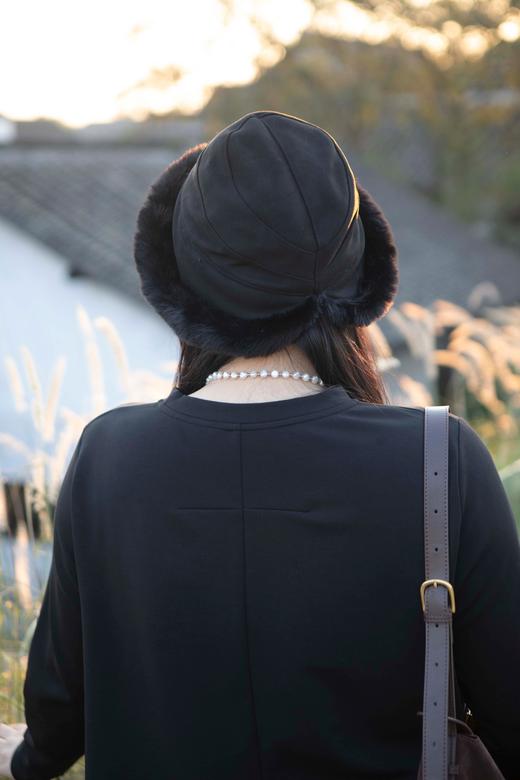 一周发货【麂皮绒渔夫帽 & 兔毛帽 & 流苏围巾】秋冬保暖又出片的必备好物~帽子版型立体，护耳御寒，软糯厚实；围巾披肩两用好物 商品图12