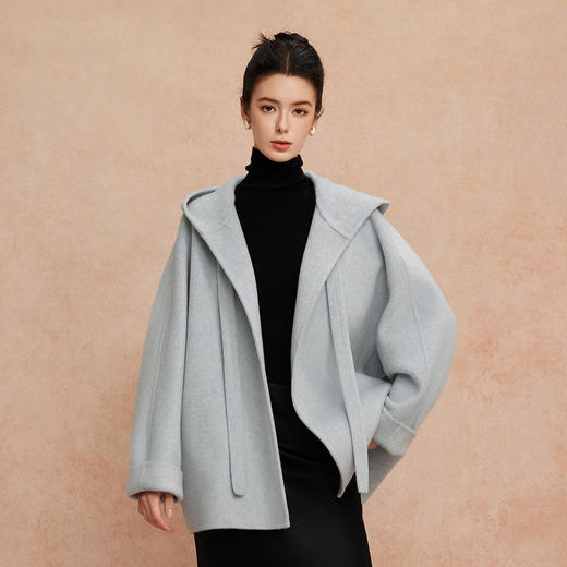 QH965斯尔丽2025新款一手长松弛老钱风兜帽轻柔羊毛大衣 商品图0