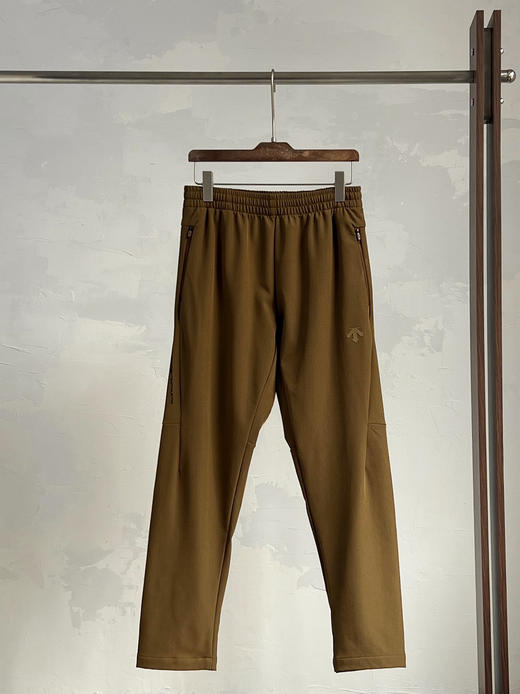 原单正品 DST迪桑特，新款梭织加绒防风裤，内里复合加绒软壳直筒冲锋裤，保暖弹力穿着舒适，防风防泼水科技面料，应对多种天气。 商品图1