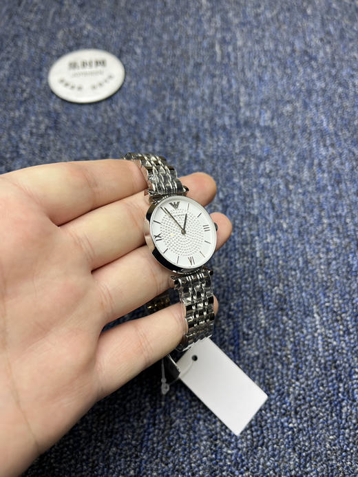 原单Armani阿玛尼满天星AR1925 银色满天星✨ 女士腕表
机芯：原装进口石英机芯 商品图2