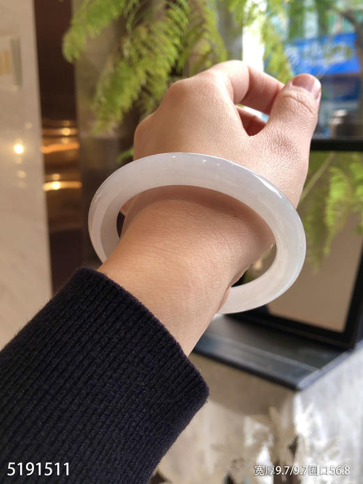 5191511，手镯，圈口56.8。具体价格微信咨询 商品图1
