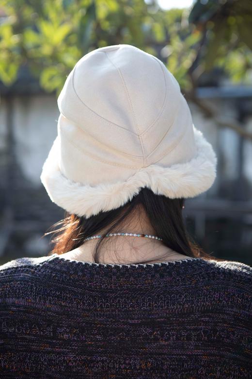 一周发货【麂皮绒渔夫帽 & 兔毛帽 & 流苏围巾】秋冬保暖又出片的必备好物~帽子版型立体，护耳御寒，软糯厚实；围巾披肩两用好物 商品图4