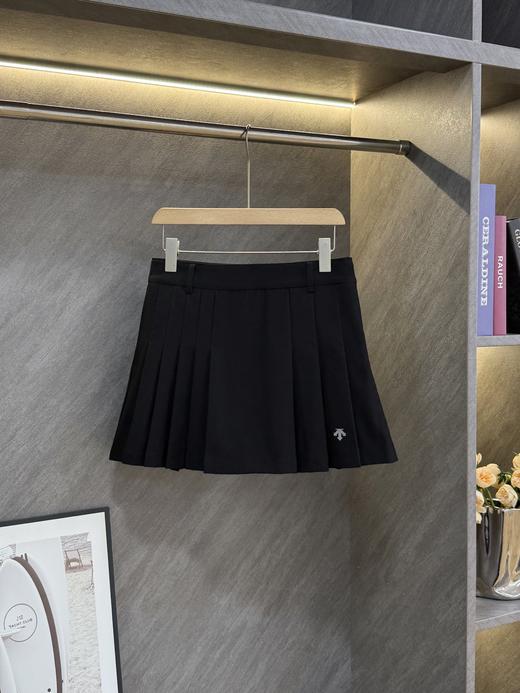 点此购买 迪桑特秋冬季高尔夫女士PRO系列经典百褶短裙 qk 336450 商品图2