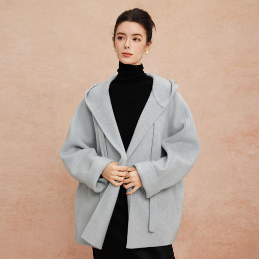 QH965斯尔丽2025新款一手长松弛老钱风兜帽轻柔羊毛大衣 商品图2