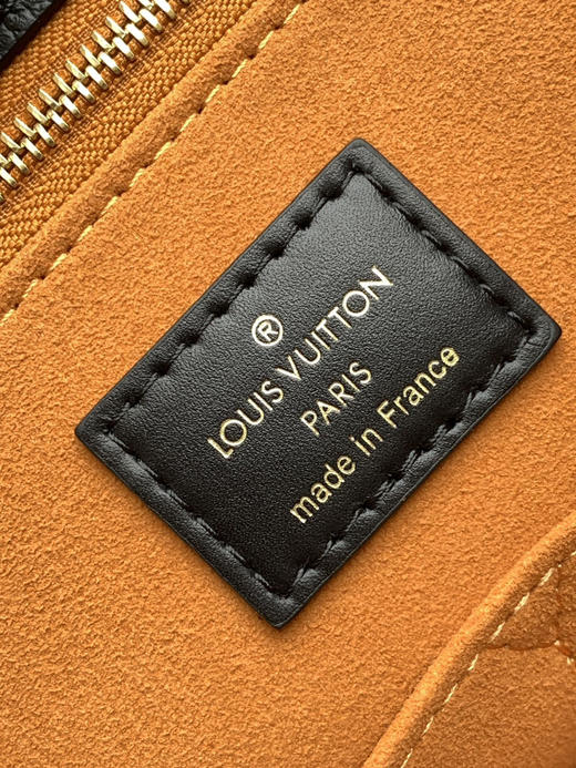 秋冬特惠💰1530 渠道级LV【全钢五金 变码芯片】te级LV 全套包装 M44925黑色压花 ONTHEGO 大号手袋 商品图8