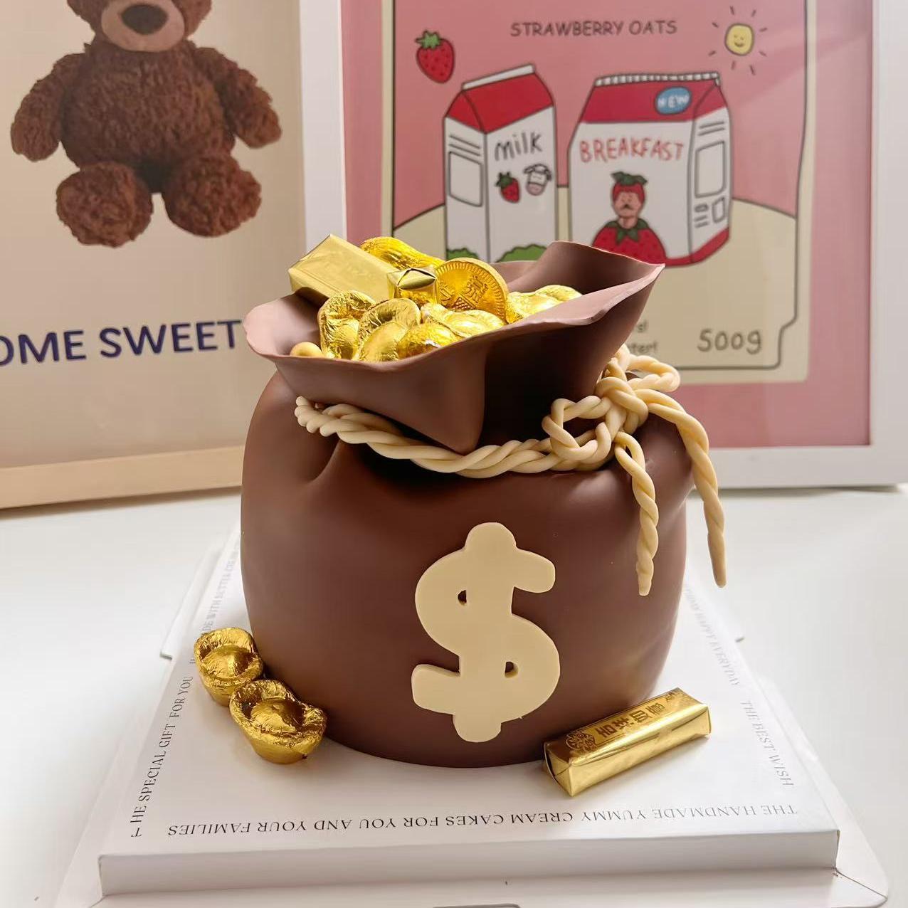 【甜久荟 黄金满袋~翻糖巧克力蛋糕】没有人不爱巧克力系列 巧克力蛋糕胚 配上咖啡或红酒或茶都相得益彰 纯动物鲜奶蛋糕 天然可可  不齁不腻