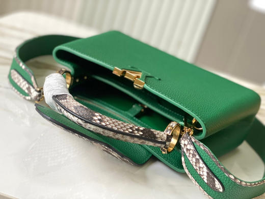 秋冬特惠💰1700 渠道级LV te级LV 全套包装 N99387/M48865绿 本款 Capucines BB号 手袋 商品图5
