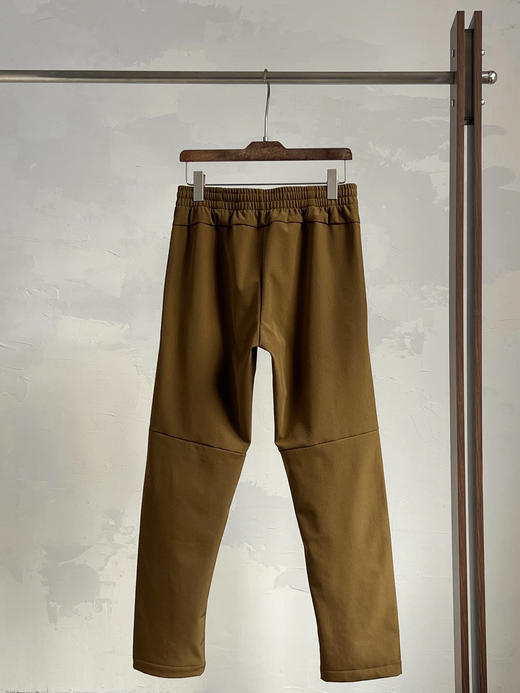 原单正品 DST迪桑特，新款梭织加绒防风裤，内里复合加绒软壳直筒冲锋裤，保暖弹力穿着舒适，防风防泼水科技面料，应对多种天气。 商品图2