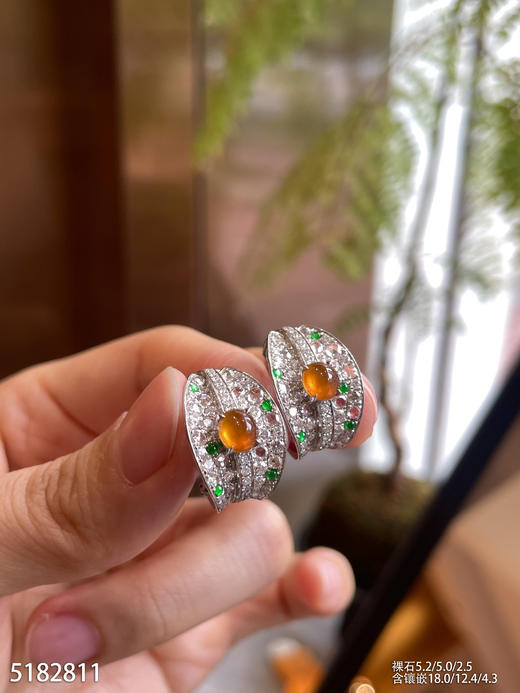 5182811、蛋面耳钉。具体价格微信咨询 商品图0