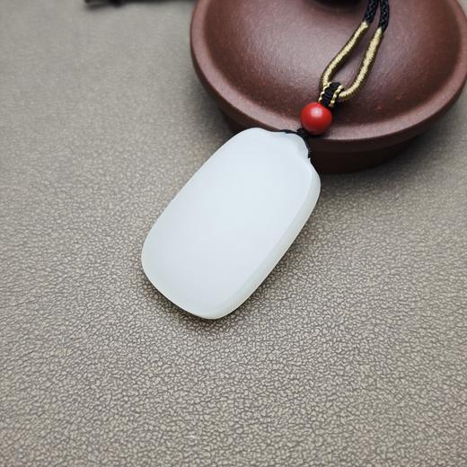 特惠！新疆和田玉且末料白玉雅致小平安牌 1122-14 商品图1
