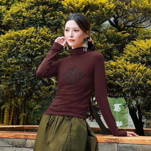 【冬季新品】霏微印花打底衫 | 姜黄色 酒红色 | 现货加急发 商品图5