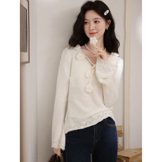 鹿向南「柔纱絮梦」米白色V领气质长袖针织衫女秋显瘦设计感上衣 商品图0