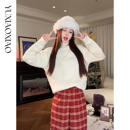 余潇潇【怦然心动】轻奢浣熊毛羊毛混纺软糯舒适半高领假两件毛衣 商品图3