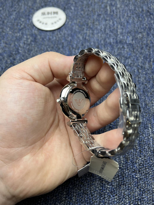 原单Armani阿玛尼满天星AR1925 银色满天星✨ 女士腕表
机芯：原装进口石英机芯 商品图5