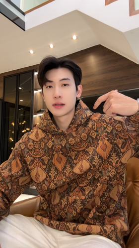 WY1369SDSA男士秋冬新款痞帅男装设计师抽象图案连帽卫衣时尚百搭上衣