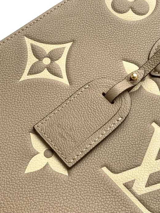 秋冬特惠💰1430 渠道级LV【全钢五金 变码芯片】te级LV 全套包装 M45494大象灰丝印 Nautical 系列 OnTheGo中号手袋 商品图5