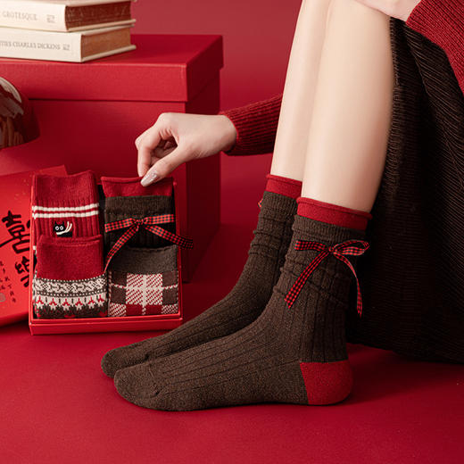 【本命年穿搭❗️样式精美高级】25新款礼盒袜子女中筒羊绒袜新年大红袜子双针双路本命年礼盒袜。ja 商品图2