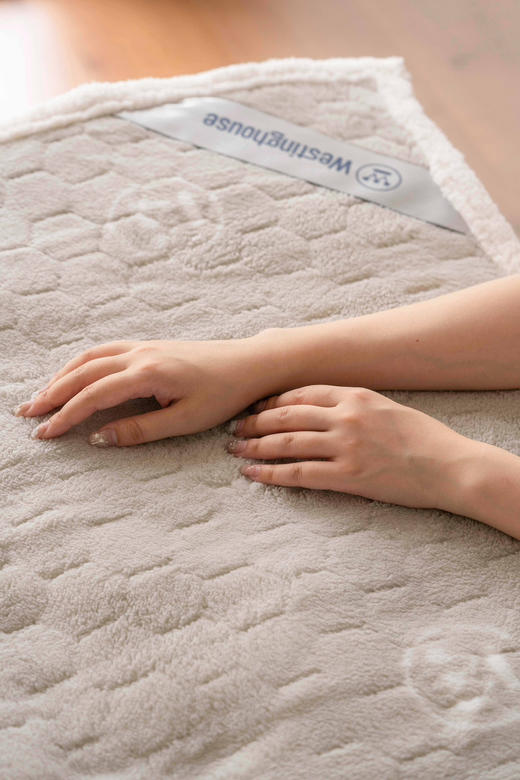 黑科技的取暖神器——【美国🇺🇸西屋电热毯】本团仅需💰159起‼️  ✅双螺旋结构搭配石墨碳纤维发热体  ✅即开即热，取暖不久等 商品图4