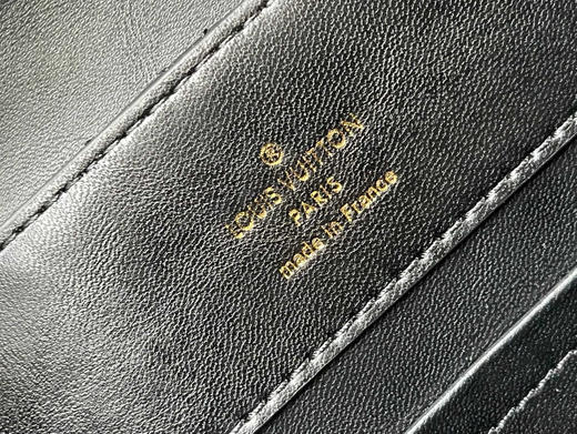 秋冬特惠💰1700 渠道级LV 新品 te级LV 全套包装 M25332/M48865黑色四叶草链条款 商品图7