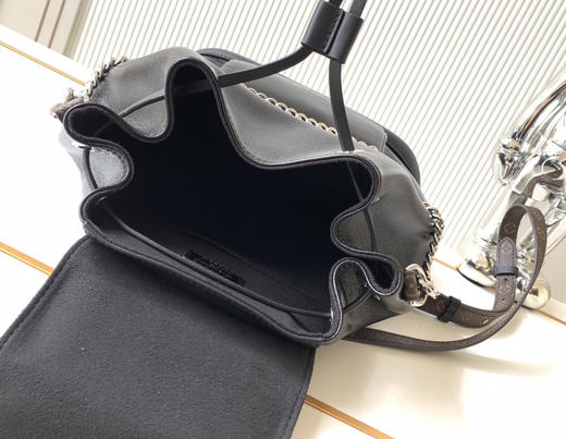 秋冬特惠💰1390 渠道级LV【全钢五金 变码芯片】te级LV 全套包装 M12587黑色 本款 Montsouris 小号双肩包 商品图7