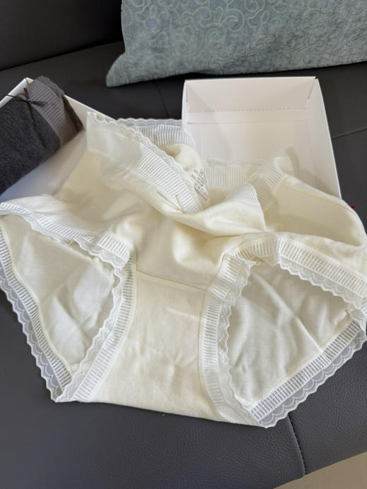 1126-1秋冬 亲肤磨毛 温润保暖 女士中腰花边内裤 四色一盒不拆卖 贼贴合 适合90-140斤 商品图13