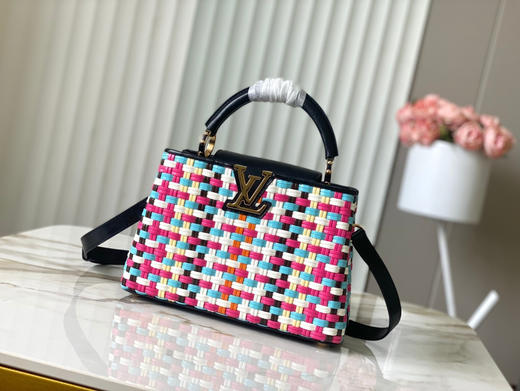 秋冬特惠💰1800 渠道级LV 新品 te级LV 全套包装 M22270/M48865五彩编织〰此款色彩绚丽的CapucinesBB号手袋 商品图0