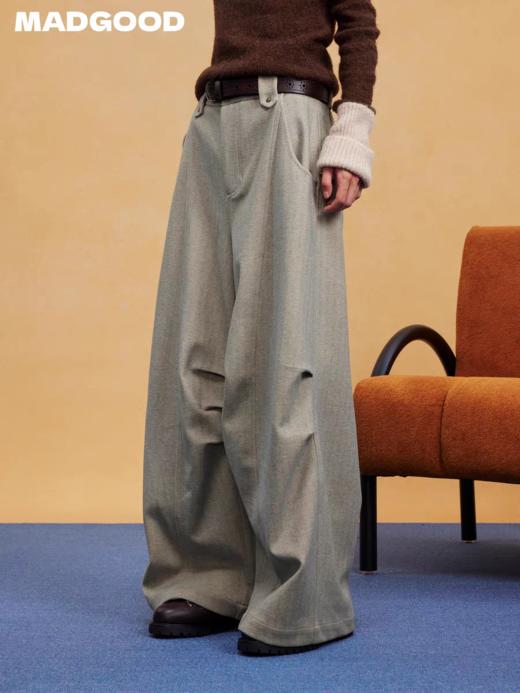 马得工地/MDGDKZ14851/肌理呢料打褶弯刀廓形裤 商品图2