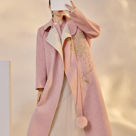 SS NX007国风刺绣温柔简约系带长款羊毛大衣 拼色马甲两件套 商品图2