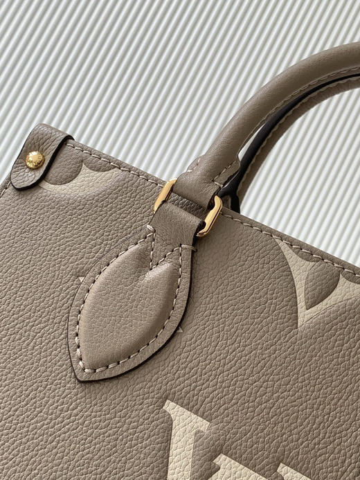 秋冬特惠💰1330 渠道级LV【全钢五金 变码芯片】te级LV 全套包装 M45779大象灰丝印 本款 OnTheGo小号手袋 商品图5