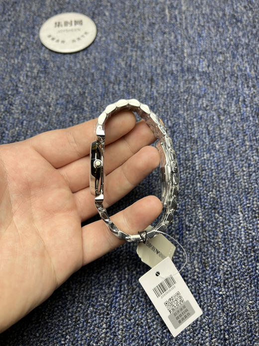 原单Armani阿玛尼满天星AR1925 银色满天星✨ 女士腕表
机芯：原装进口石英机芯 商品图4