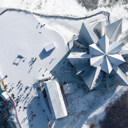 1~2晚【崇礼翠云山皇冠假日度假酒店】全雪季住滑套餐！含每日早餐、双人滑雪套票，北京周边滑雪遛娃好去处~ 商品图2