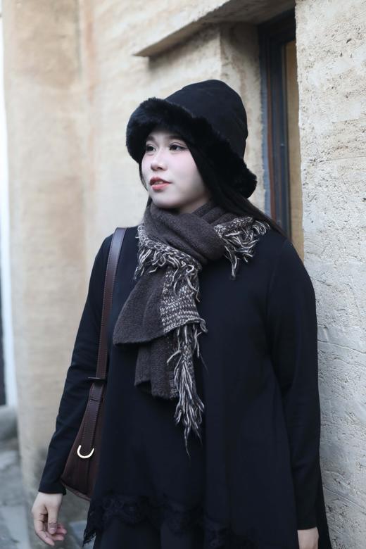 一周发货【麂皮绒渔夫帽 & 兔毛帽 & 流苏围巾】秋冬保暖又出片的必备好物~帽子版型立体，护耳御寒，软糯厚实；围巾披肩两用好物 商品图5
