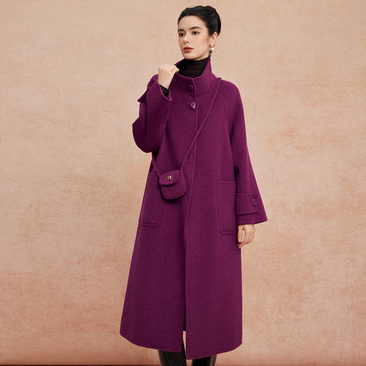 QH941斯尔丽2025新款羊毛大衣高级感廓形松弛配斜跨小包长款大衣 商品图2