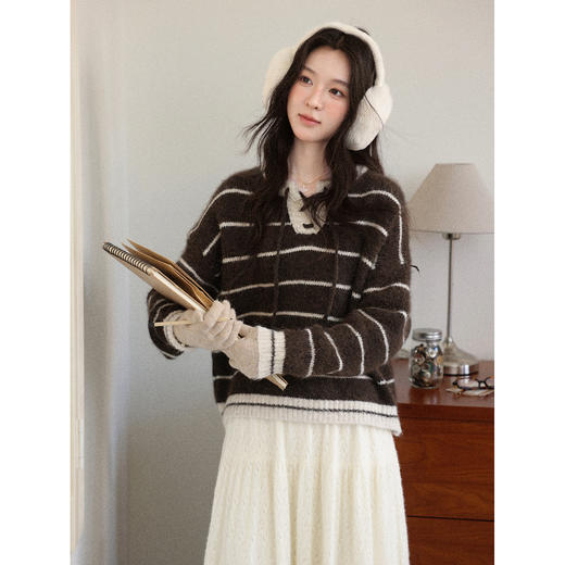 鹿向南「旧书栖光」慵懒复古风条纹咖色毛衣女秋冬宽松针织衫上衣 商品图2