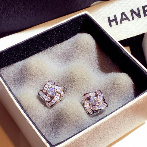 E002144新款时尚韩国银针耳环超闪镶锆几何型气质耳钉耳坠女 商品图0