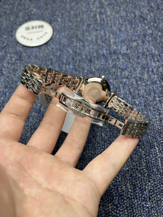 原单Armani阿玛尼满天星AR1925 银色满天星✨ 女士腕表
机芯：原装进口石英机芯 商品图7