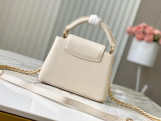 秋冬特惠💰1600 渠道级LV 新品 te级LV 全套包装 M23082/M48865七夕款 本款Capucines手袋 商品图2