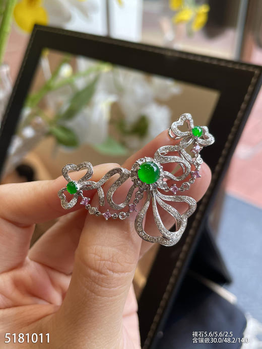 5181011，蛋面胸针。具体价格微信咨询 商品图0