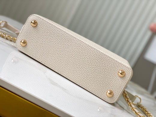 秋冬特惠💰1700 渠道级LV 新品 te级LV 全套包装 M23082/M48865七夕款 本款Capucines手袋 商品图8