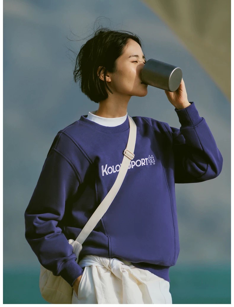 一店d 𝐊𝐨𝐥𝐨𝐧新款卫衣来 完美诠释了山系风和街头感，它家的山野系列就是看起来平平无奇 但是上身立马惊艳