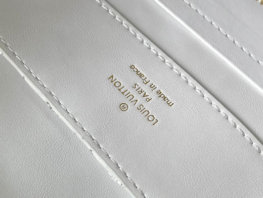 秋冬特惠💰1700 渠道级LV 新品 te级LV 全套包装 M25332/M48865白色四叶草链条款 商品图5