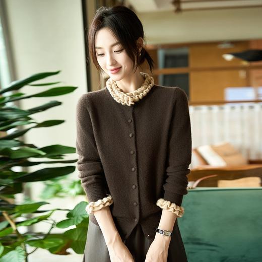 「自」全新升级【铂金会员211/天猫279/差价68】(11900)洛诗琳气质木耳边纯羊毛针织开衫2025秋冬长袖系扣毛衣外套 商品图1