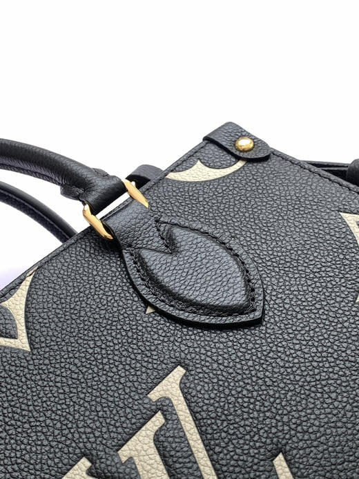 秋冬特惠💰1330 渠道级LV【全钢五金 变码芯片】te级LV 全套包装 M45659黑色压印 本款 OnTheGo小号手袋 商品图4