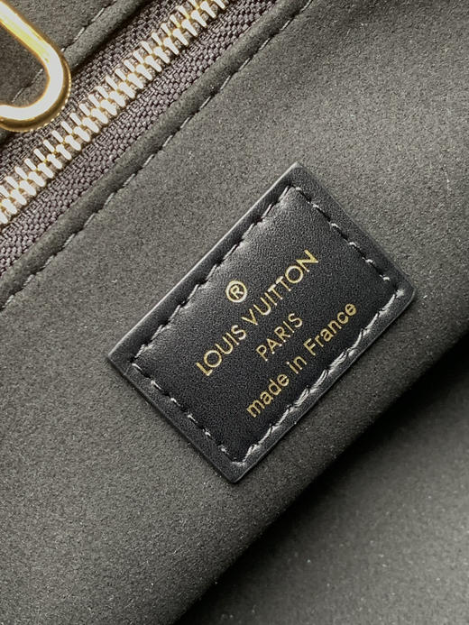 秋冬特惠💰1330 渠道级LV【全钢五金 变码芯片】te级LV 全套包装 M45653 黑色压花 本款 OnTheGo小号托特包 商品图8