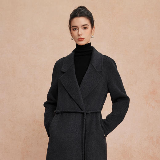 QH928斯尔丽2025新款翻领H廓形简洁大方气质长大衣 商品图4
