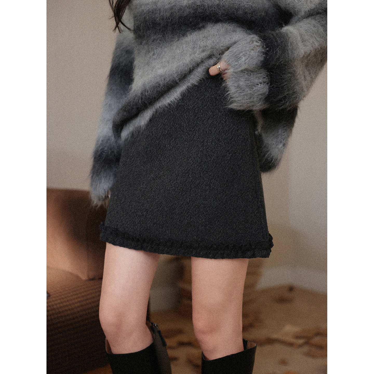 鹿向南「芙勒雾织」气质深灰色毛呢半身裙女秋季显瘦高腰A字短裙