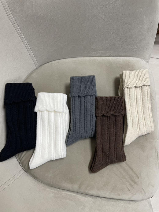 1126-3 渠道工厂 mm厚实羊绒袜 炒鸡亲肤保暖 五双一组不拆卖 翻边搭鞋子贼漂亮🤩 商品图2