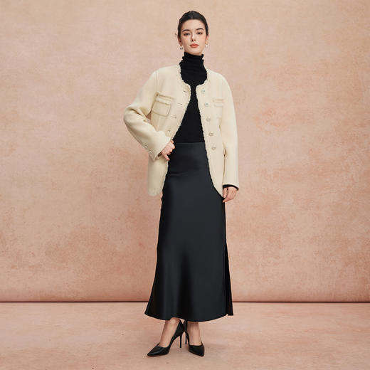 QH944斯尔丽25新款小香风系列手工珍珠奢华正肩显瘦羊毛大衣 商品图3